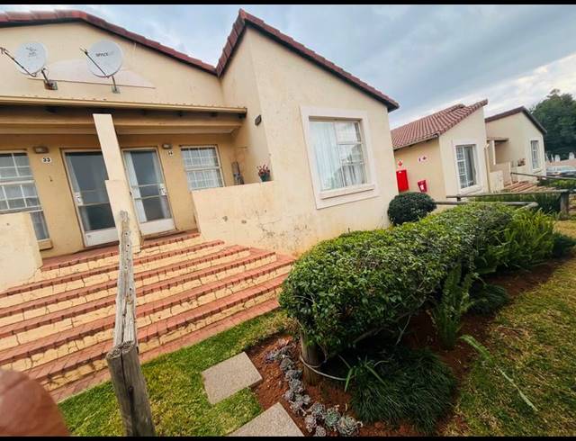 3 BEDROOM TOWNHOUSE FOR SALE IN HONEYHILLS